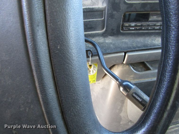 image for item FD9373 1994 Ford Econoline E350 box truck