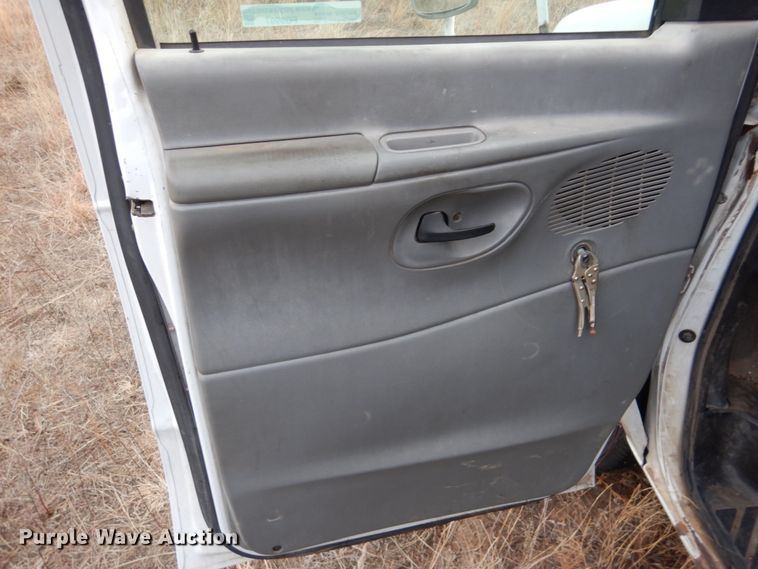 image for item FG9997 1997 Ford E350 box truck