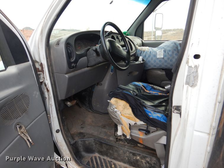 image for item FG9997 1997 Ford E350 box truck