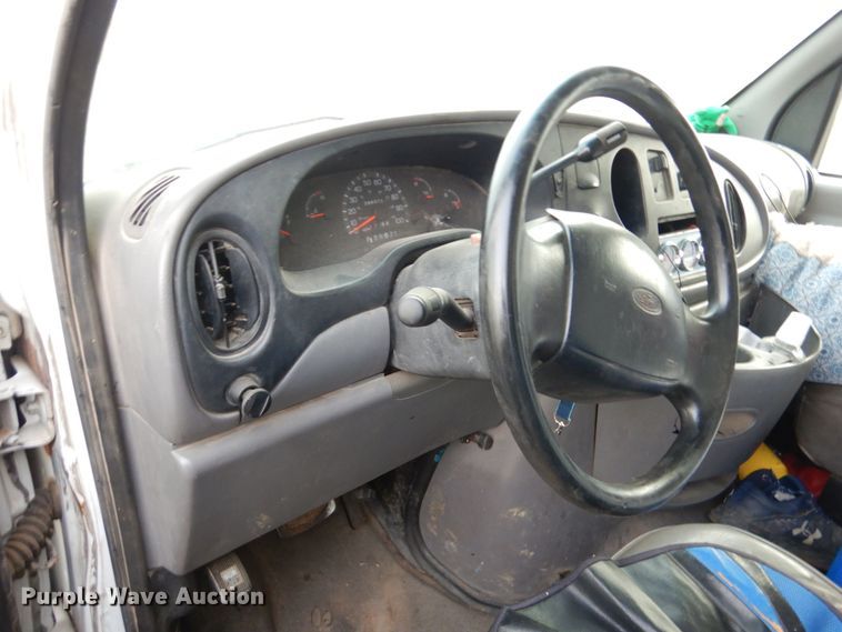 image for item FG9997 1997 Ford E350 box truck