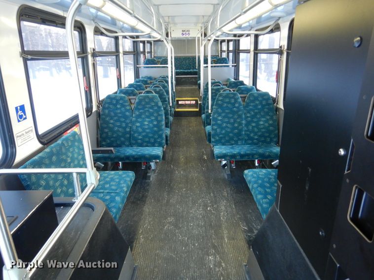 image for item FU9066 2006 New Flyer D40LF coach bus