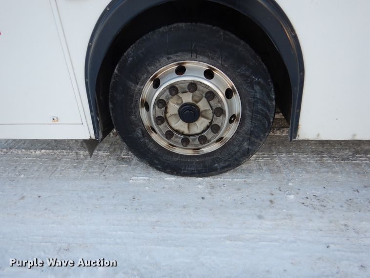 image for item FU9066 2006 New Flyer D40LF coach bus