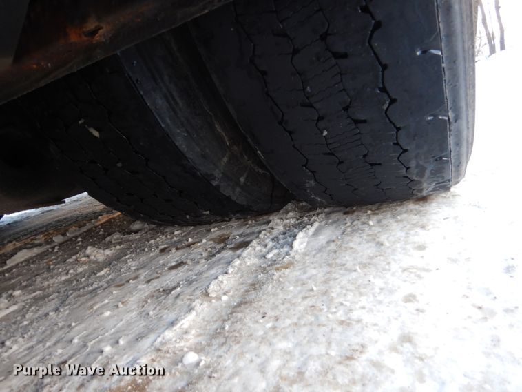 image for item FU9066 2006 New Flyer D40LF coach bus