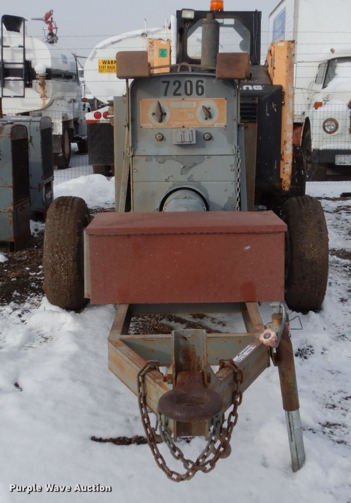 image for item FU9200 Lincoln SA-200-F162 welder