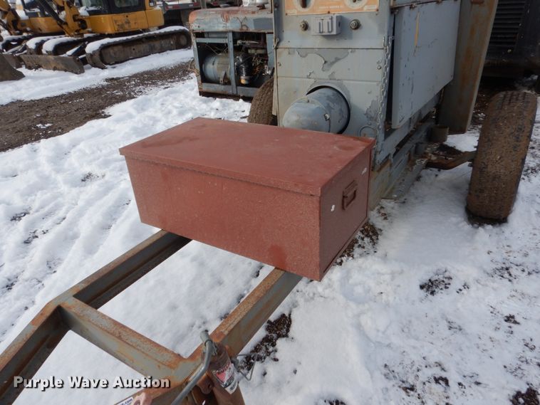 image for item FU9200 Lincoln SA-200-F162 welder