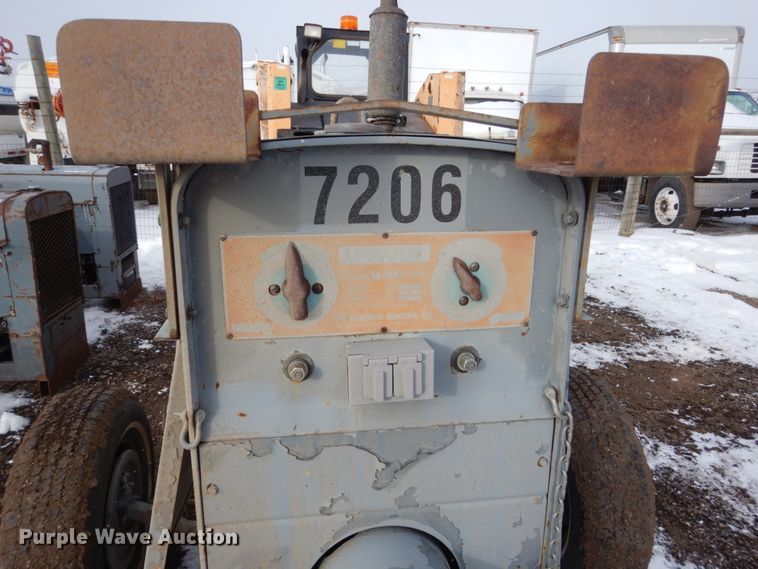 image for item FU9200 Lincoln SA-200-F162 welder