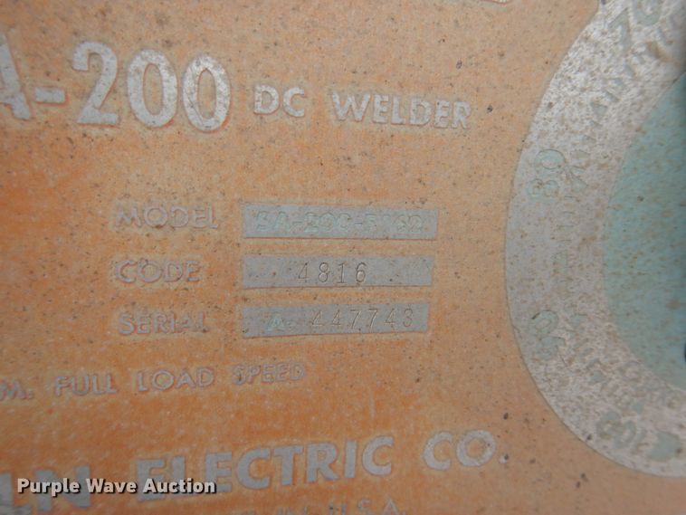 image for item FU9200 Lincoln SA-200-F162 welder