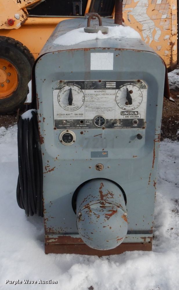 image for item FU9202 Lincoln SA-220-F-163 welder