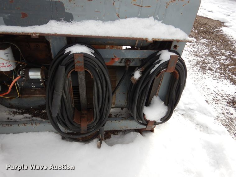 image for item FU9202 Lincoln SA-220-F-163 welder