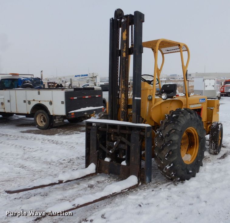 image for item FU9205 International forklift