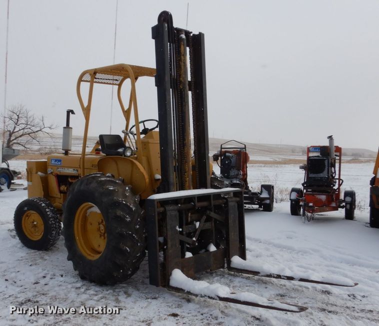 image for item FU9205 International forklift