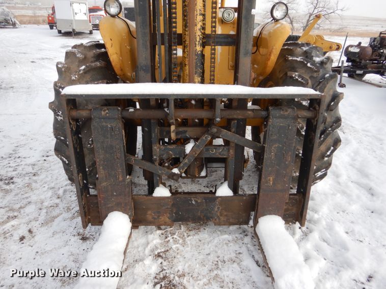 image for item FU9205 International forklift