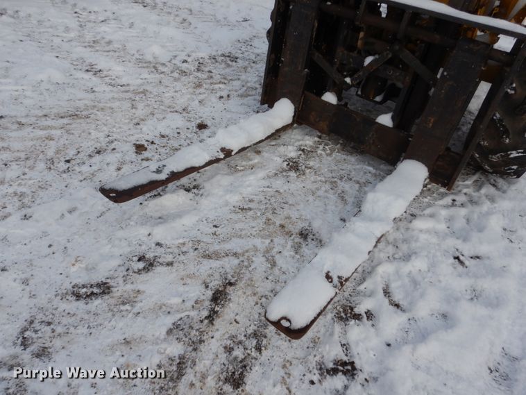 image for item FU9205 International forklift