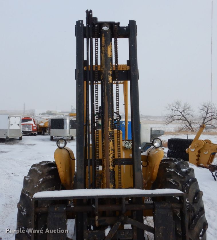 image for item FU9205 International forklift