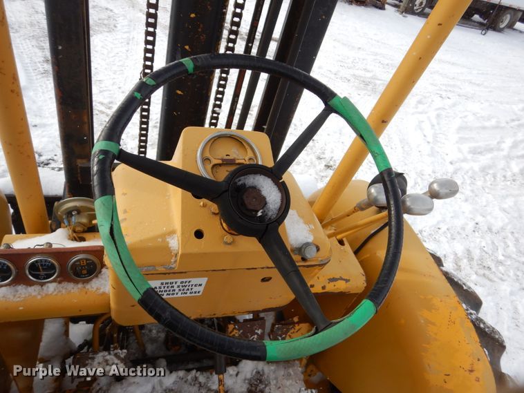 image for item FU9205 International forklift