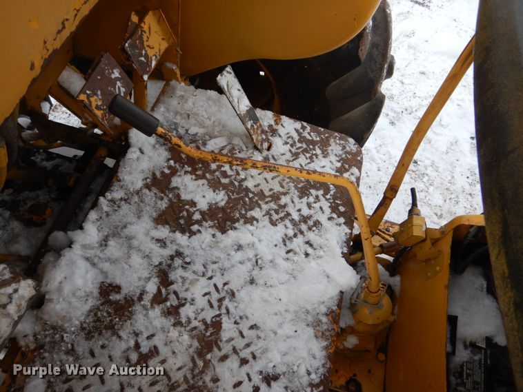 image for item FU9205 International forklift