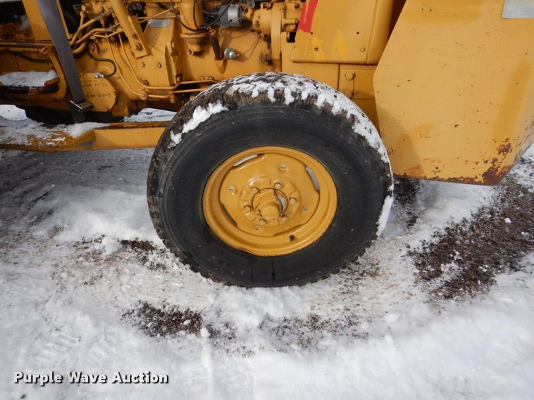 image for item FU9205 International forklift