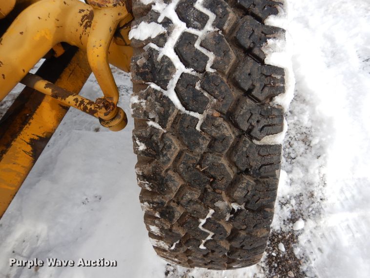 image for item FU9205 International forklift