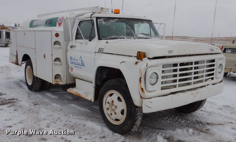 image for item FU9208 1976 Ford F600 fuel truck