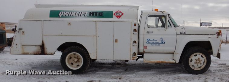 image for item FU9208 1976 Ford F600 fuel truck