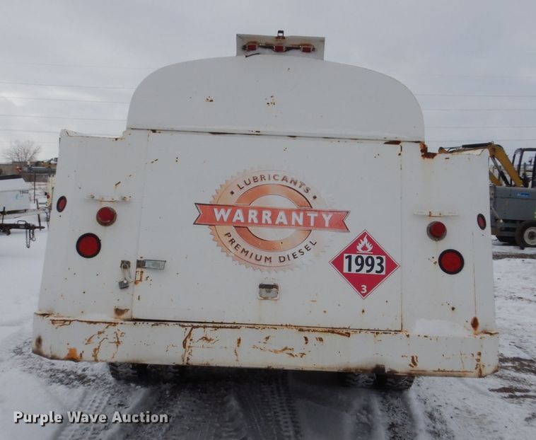 image for item FU9208 1976 Ford F600 fuel truck