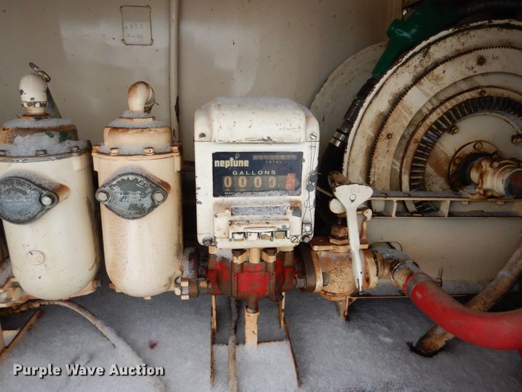 image for item FU9208 1976 Ford F600 fuel truck