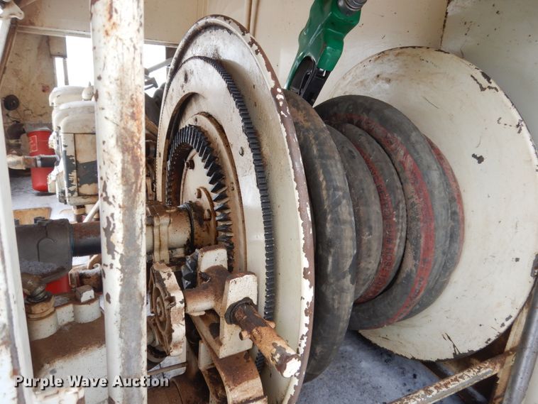 image for item FU9208 1976 Ford F600 fuel truck