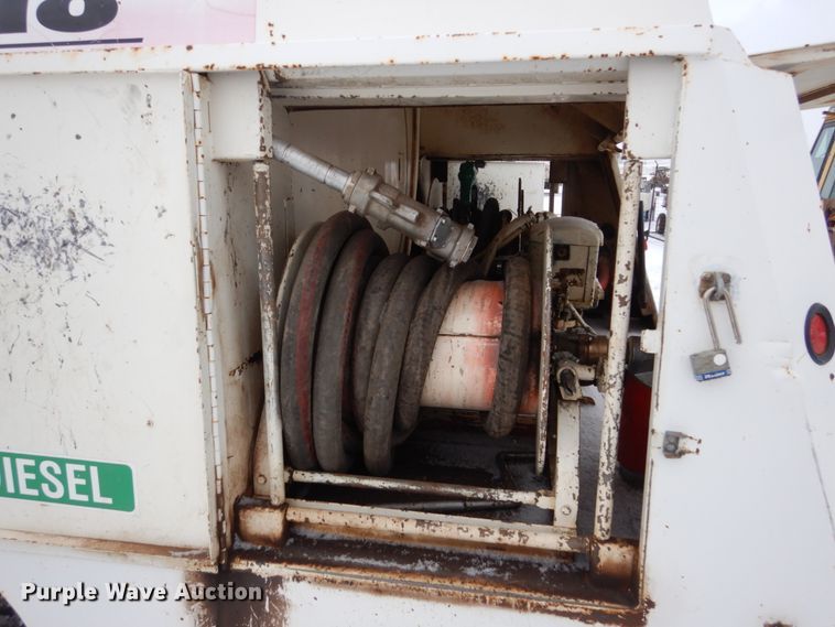 image for item FU9208 1976 Ford F600 fuel truck