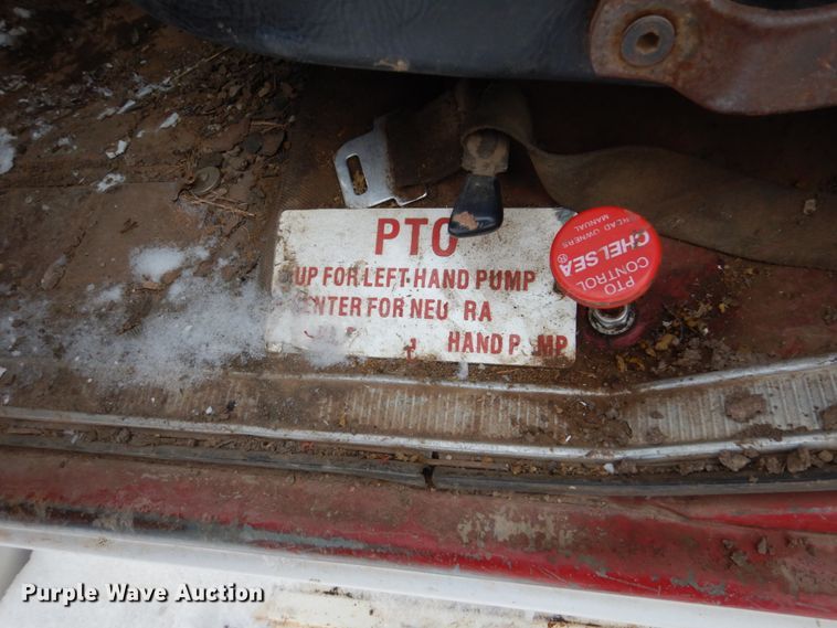 image for item FU9208 1976 Ford F600 fuel truck