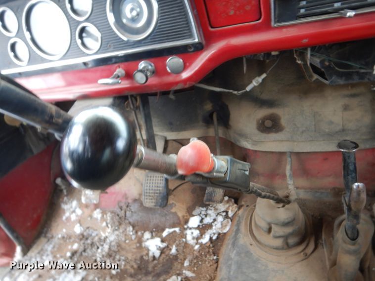 image for item FU9208 1976 Ford F600 fuel truck