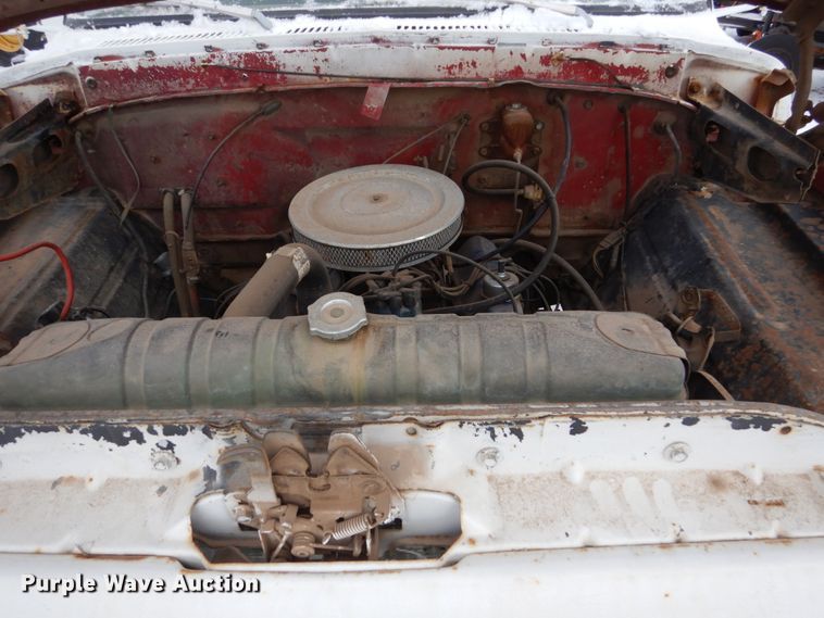 image for item FU9208 1976 Ford F600 fuel truck