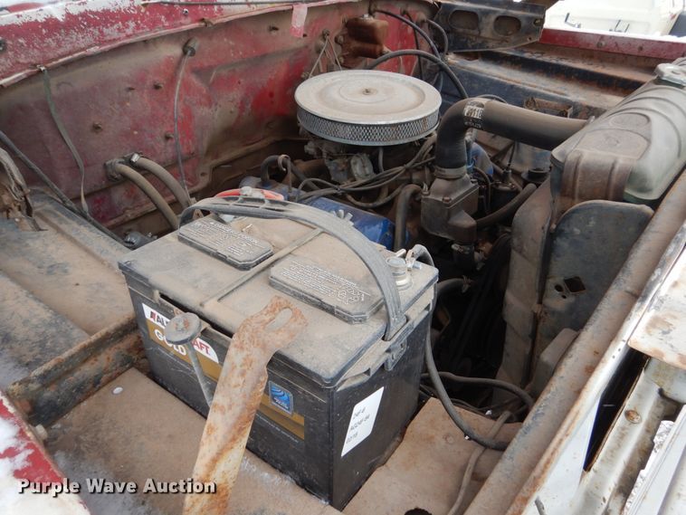 image for item FU9208 1976 Ford F600 fuel truck