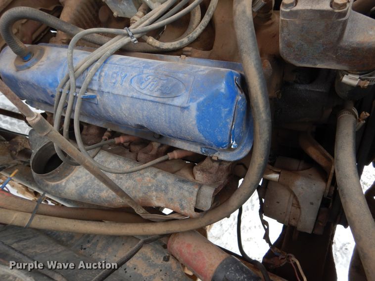 image for item FU9208 1976 Ford F600 fuel truck