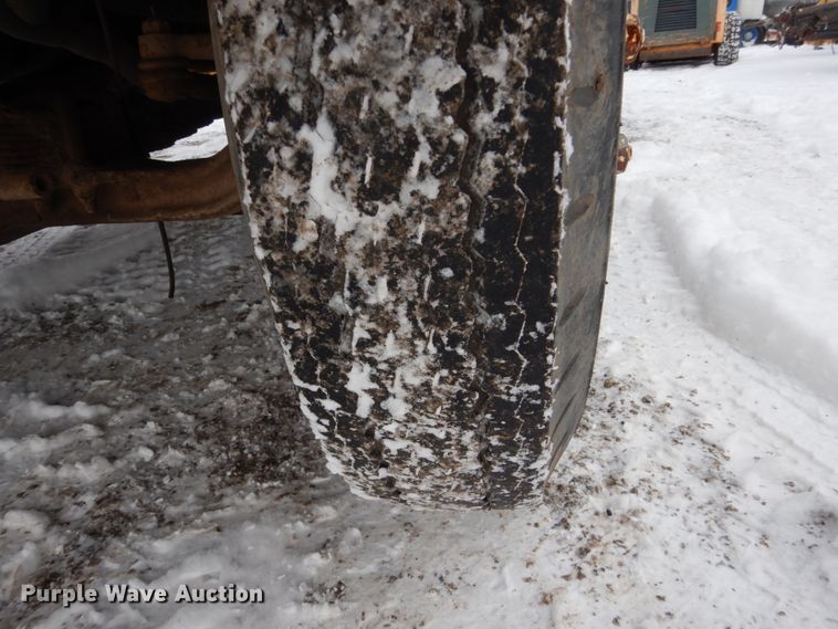 image for item FU9208 1976 Ford F600 fuel truck