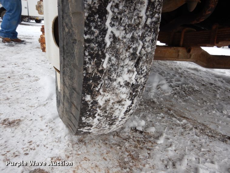 image for item FU9208 1976 Ford F600 fuel truck