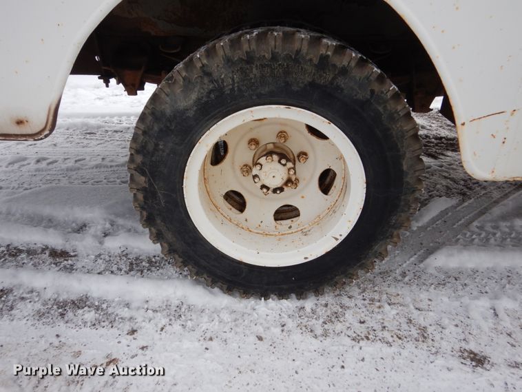 image for item FU9208 1976 Ford F600 fuel truck