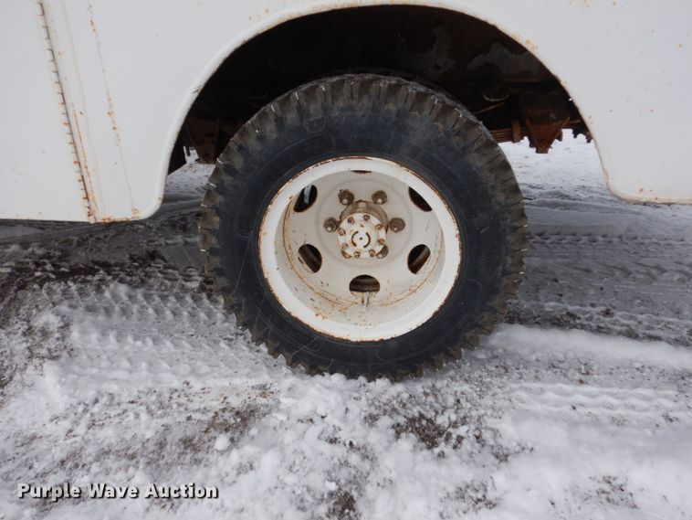 image for item FU9208 1976 Ford F600 fuel truck