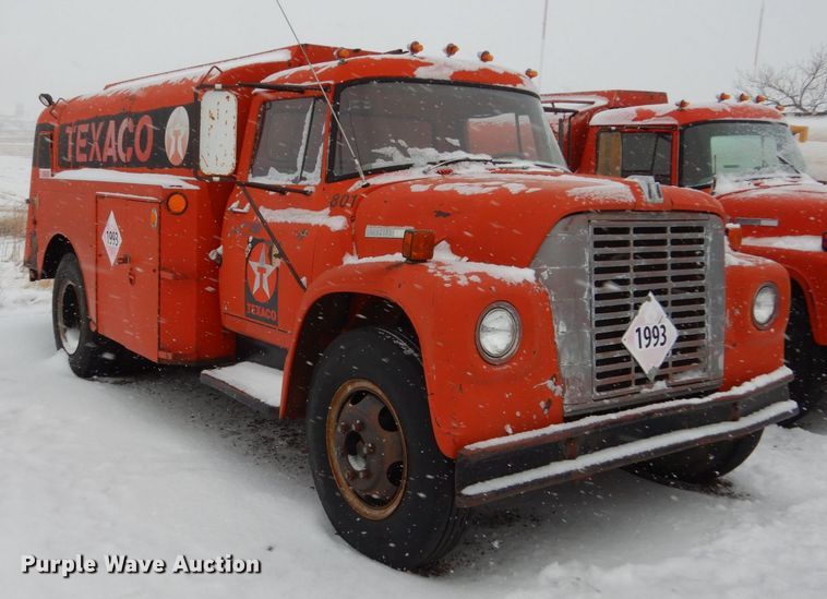 image for item FU9212 1974 International 1700 fuel truck