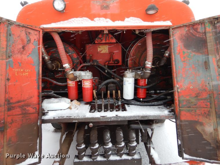 image for item FU9212 1974 International 1700 fuel truck