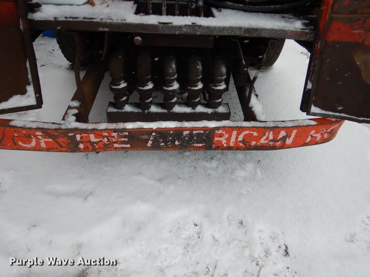 image for item FU9212 1974 International 1700 fuel truck