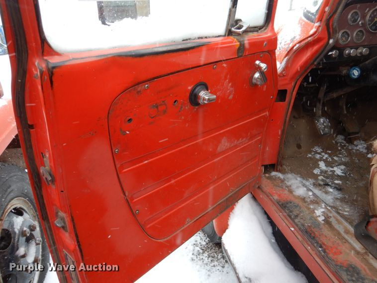 image for item FU9212 1974 International 1700 fuel truck