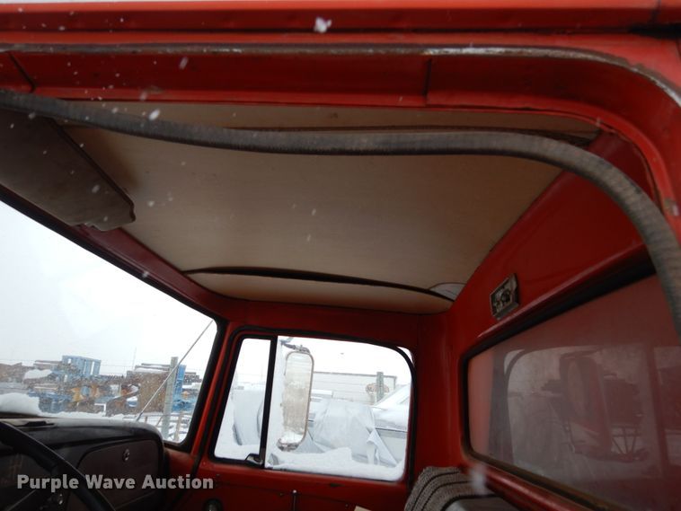 image for item FU9212 1974 International 1700 fuel truck