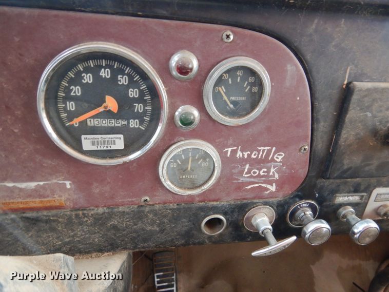 image for item FU9212 1974 International 1700 fuel truck