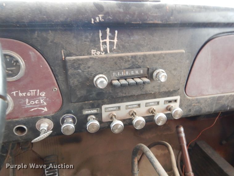 image for item FU9212 1974 International 1700 fuel truck