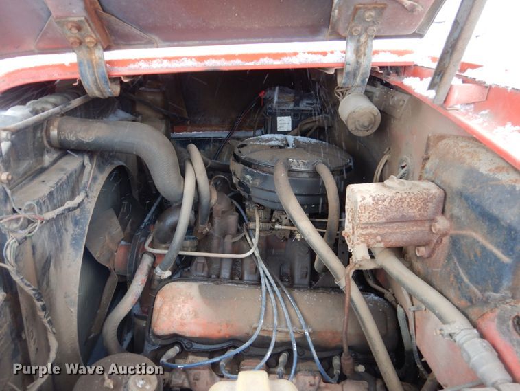 image for item FU9212 1974 International 1700 fuel truck