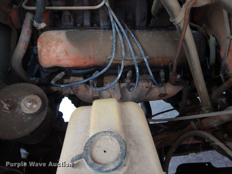 image for item FU9212 1974 International 1700 fuel truck