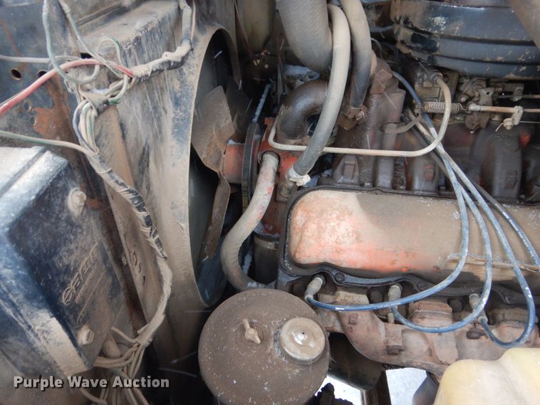 image for item FU9212 1974 International 1700 fuel truck