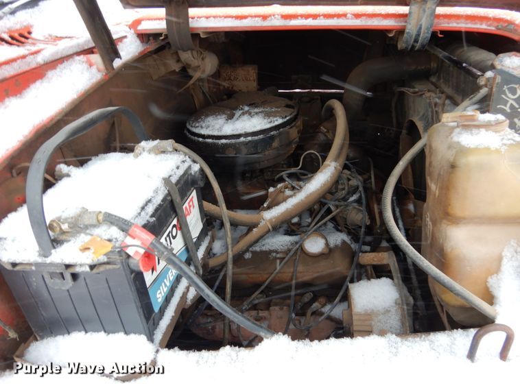 image for item FU9212 1974 International 1700 fuel truck