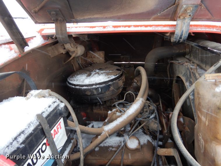image for item FU9212 1974 International 1700 fuel truck