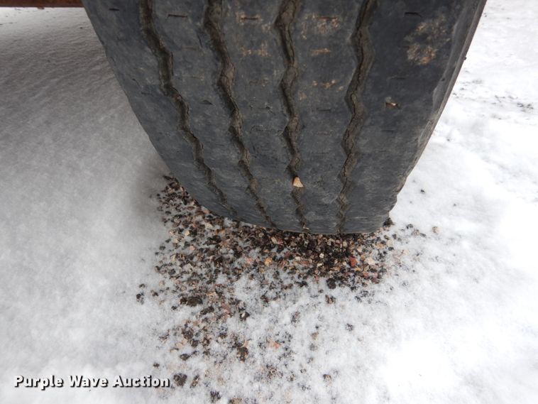 image for item FU9212 1974 International 1700 fuel truck